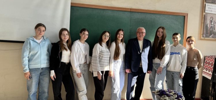 Зустріч із письменником Василем Горбатюком: презентація роману «Якщо не росте трава»