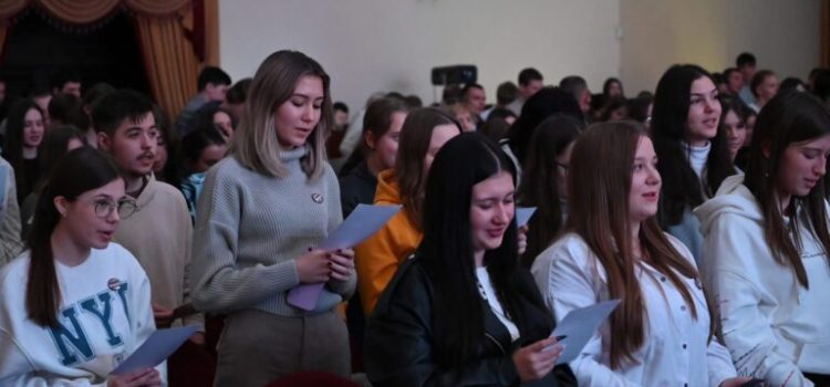 Нове покоління огієнківців: посвята першокурсників у студентську родину К-ПНУ Нове покоління огієнківців: посвята першокурсників у студентську родину К-ПНУ