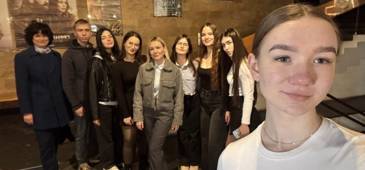 Перегляд кінофільму “Hamnet” англійською мовою