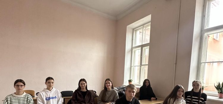 Засідання наукового гуртка “Медіатекст в сучасному комунікативному дискурсі” Засідання наукового гуртка “Медіатекст в сучасному комунікативному дискурсі”